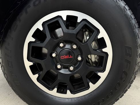 Used 2024 Toyota Tacoma TRD Off-Road AWD/4WD image 9