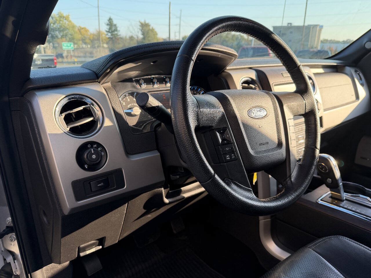 Used 2014 Ford F150 Lariat w/ Equipment Group 502A Luxury AWD/4WD image 15