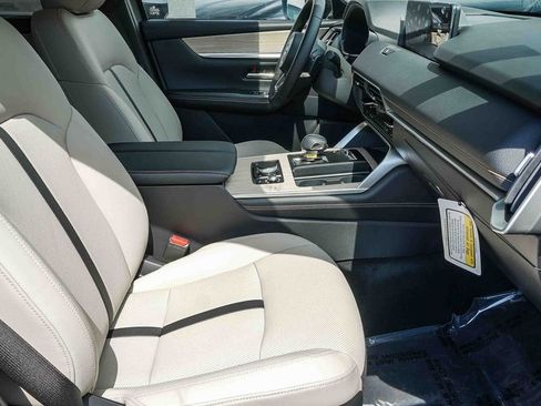 New 2025 MAZDA CX-70 Plug-In Hybrid w/ Premium Pkg image 19