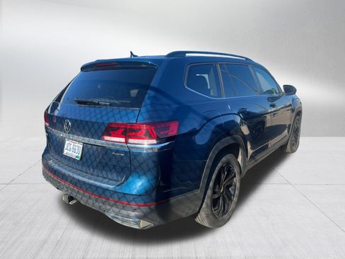 Used 2023 Volkswagen Atlas SE w/ Black Wheel Package AWD/4WD image 3