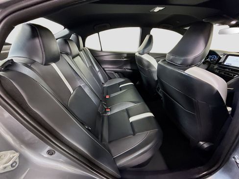 Used 2025 Toyota Camry SE image 27