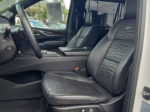 Certified 2021 Cadillac Escalade Sport Platinum image 19