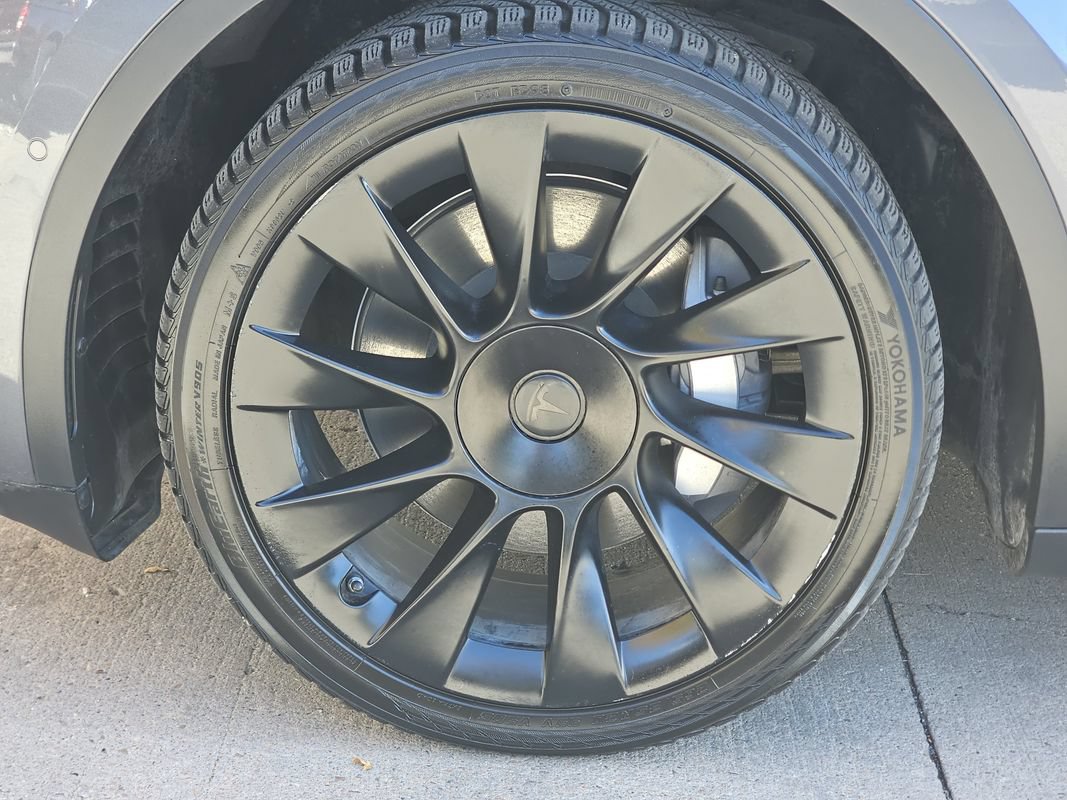 Used 2021 Tesla Model Y Long Range AWD/4WD image 33