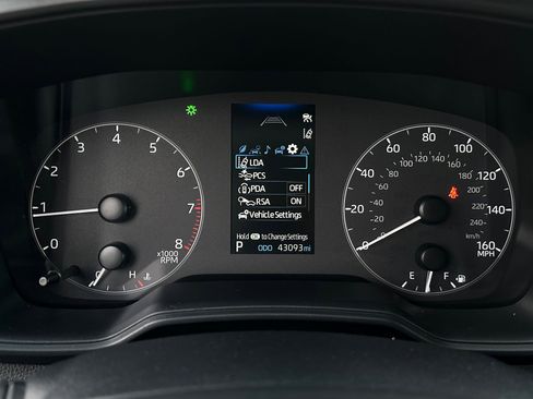 Used 2024 Toyota Corolla LE image 17