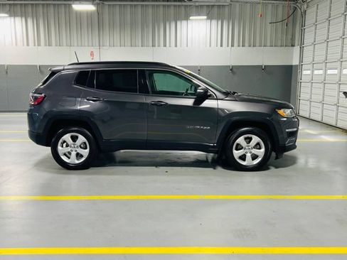 Used 2020 Jeep Compass Latitude w/ Popular Equipment Group AWD/4WD image 18