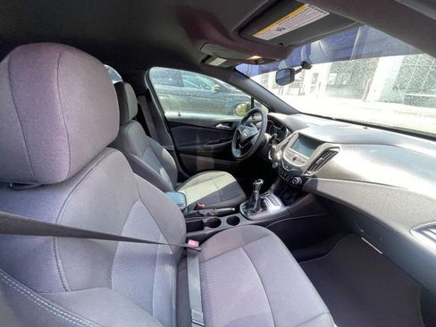 Used 2018 Chevrolet Cruze LT w/ RS Package FWD image 3