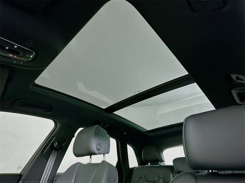 Certified 2024 Audi Q5 2.0T Premium w/ Summer of Audi Package image 11