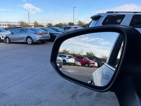 Used 2025 Toyota Grand Highlander FWD image 20