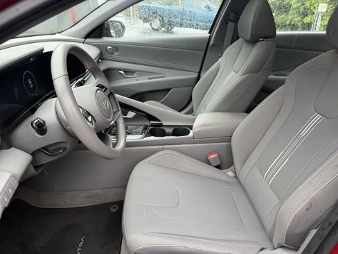 Used 2025 Hyundai Elantra SEL FWD image 8