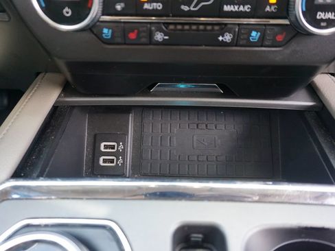 Used 2019 Ford Expedition XLT w/ Equipment Group 202A RWD image 15