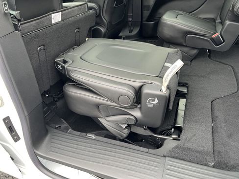 New 2026 Chrysler Pacifica Select image 53