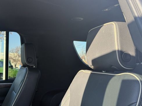 Used 2023 Chevrolet Suburban Premier image 24