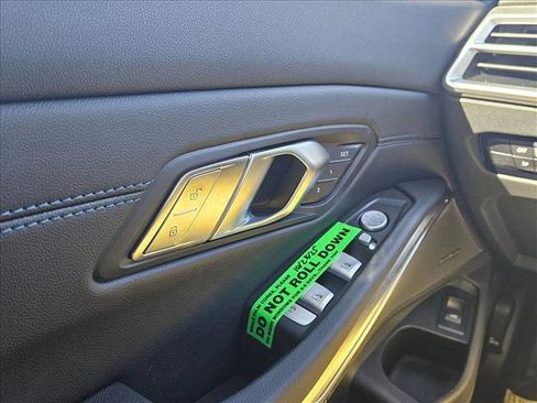 Used 2026 BMW 330i Sedan w/ M Sport Package image 18