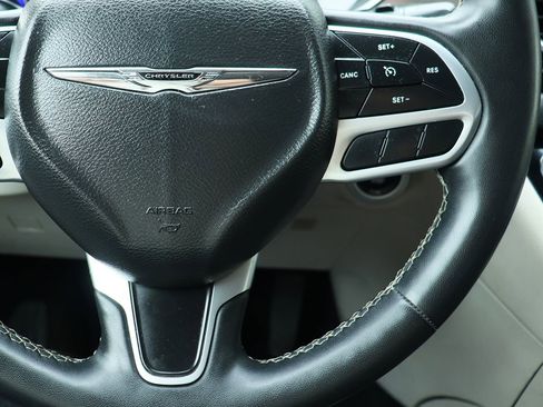 Used 2022 Chrysler Voyager LX image 56