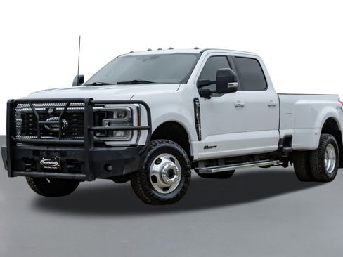 Used 2024 Ford F350 Lariat image 4