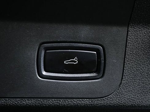 Used 2017 Porsche Panamera 4S image 31