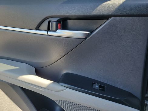 Used 2019 Toyota Camry LE FWD image 22