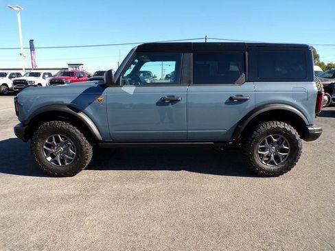 New 2025 Ford Bronco Badlands image 2