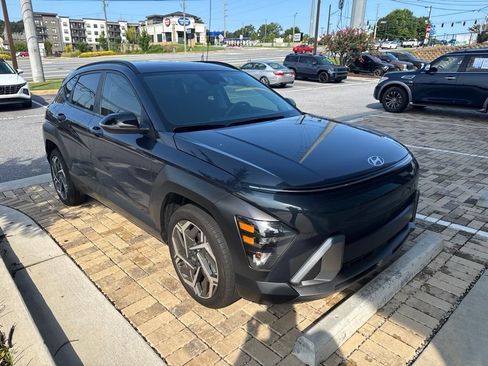 Used 2026 Hyundai Kona SEL Premium FWD image 2