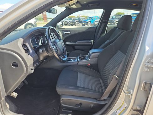 Used 2023 Dodge Charger SXT RWD image 9