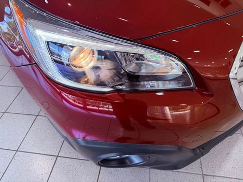 Used 2017 Subaru Outback 2.5i Premium AWD/4WD image 14