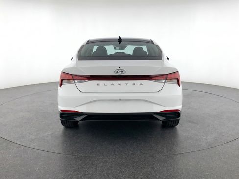 Used 2025 Hyundai Elantra SEL FWD image 7