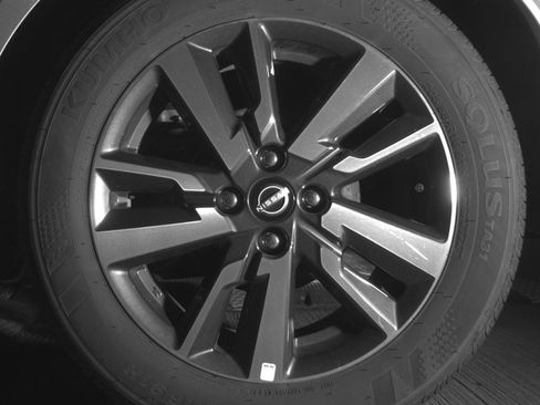Used 2025 Nissan Versa SV FWD image 13