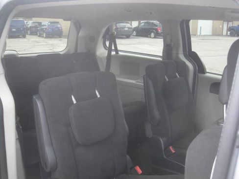 Used 2016 Dodge Grand Caravan SXT FWD image 21
