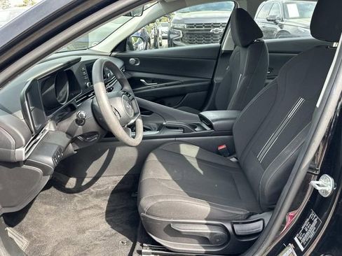 Used 2022 Hyundai Elantra SEL FWD image 18