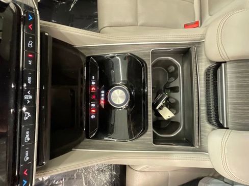 Used 2024 Jeep Wagoneer L Series II w/ Flexible Seating Group RWD image 20