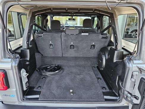 Used 2023 Jeep Wrangler Unlimited Rubicon 4xe w/ Cold Weather Group AWD/4WD image 14