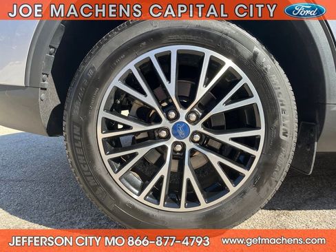 Certified 2022 Ford Escape SE image 22