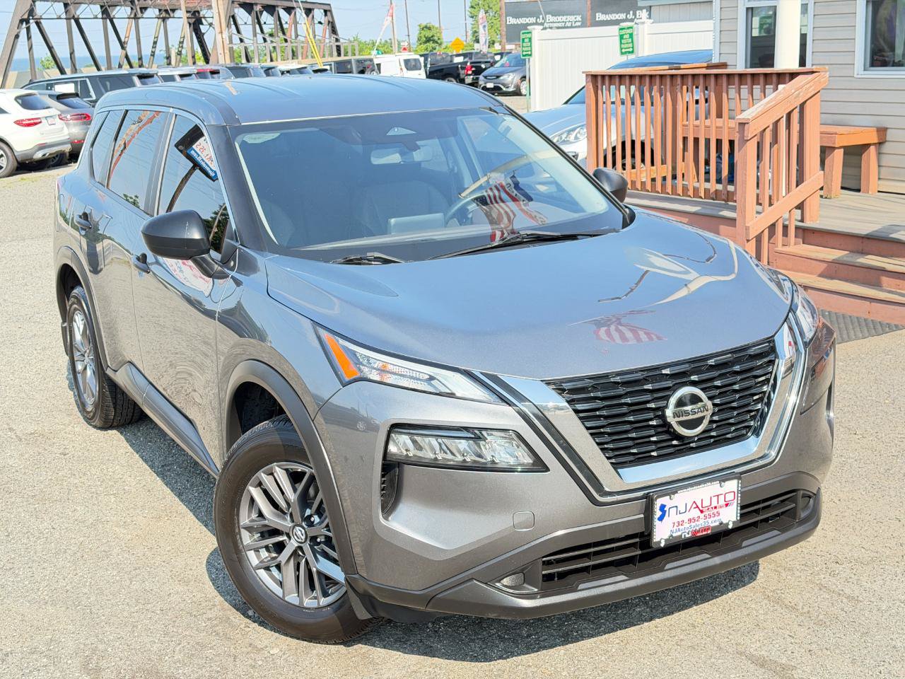 Used 2021 Nissan Rogue S AWD/4WD image 2