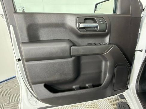 Used 2020 Chevrolet Silverado 1500 Custom w/ Custom Value Package image 10