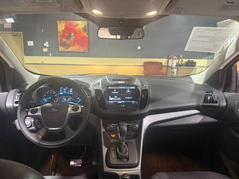 Used 2015 Ford Escape SE w/ SE Chrome Package image 10