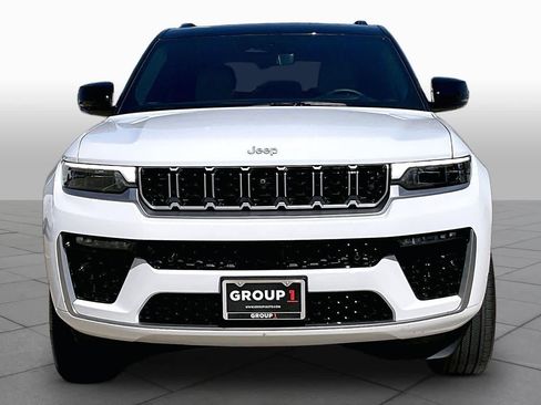 Used 2026 Jeep Grand Cherokee Summit w/ Adv Protech Group IV AWD/4WD image 4