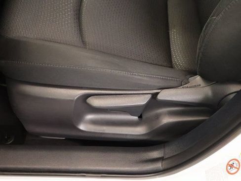 Used 2022 Toyota Prius LE FWD image 12
