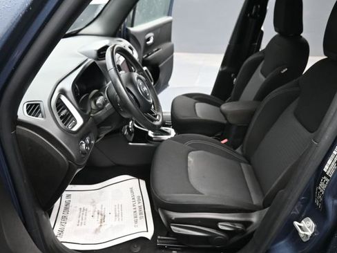 Used 2021 Jeep Renegade Latitude image 12