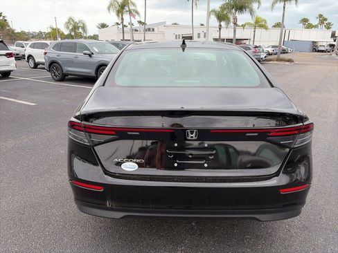 Certified 2025 Honda Accord LX image 6