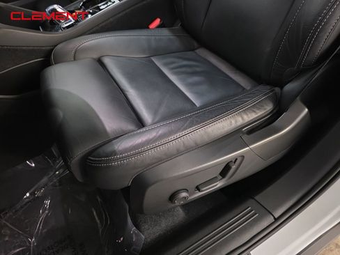 Used 2023 Volvo XC40 B5 Ultimate image 26