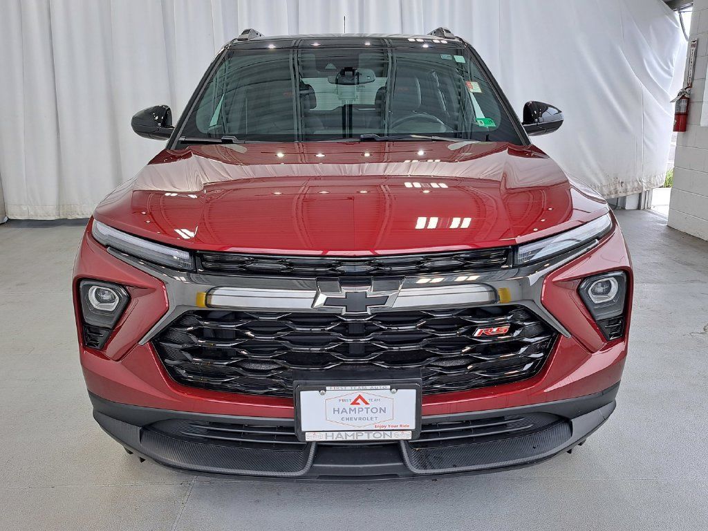 Used 2024 Chevrolet TrailBlazer RS w/ Convenience Package AWD/4WD image 3