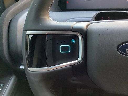 New 2025 Ford Expedition Active image 60