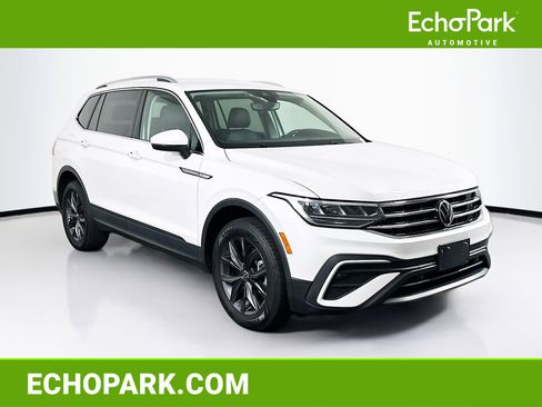 Used 2023 Volkswagen Tiguan SE AWD/4WD image 1