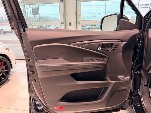 Used 2025 Honda Ridgeline RTL image 11