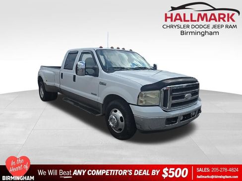 Used 2005 Ford F350 Lariat image 1