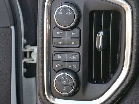 Used 2023 Chevrolet Silverado 2500 High Country image 28