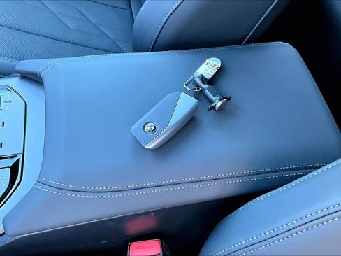 Used 2025 BMW X3 xDrive30i w/ Convenience Package image 15