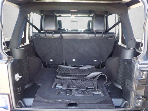 Used 2016 Jeep Wrangler Unlimited Rubicon image 8