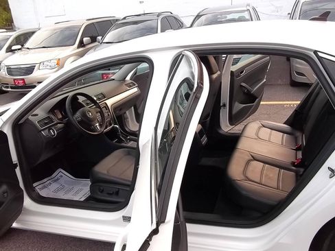 Used 2014 Volkswagen Passat 1.8T Wolfsburg Edition FWD image 7