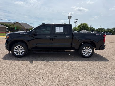 Used 2024 Chevrolet Silverado 1500 Custom AWD/4WD image 2